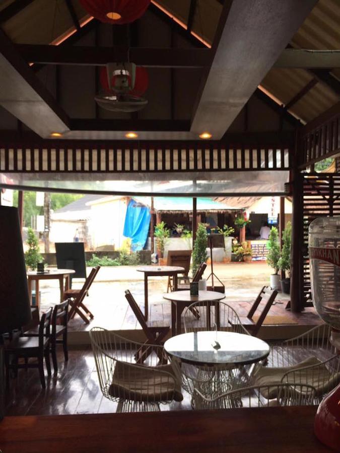 Sincere Hostel Bar And Bistro Ко-Ланта Экстерьер фото